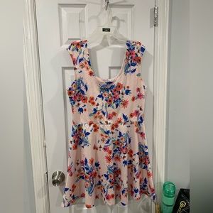 Cute baby pink floral mini dress from Candie’s size XL